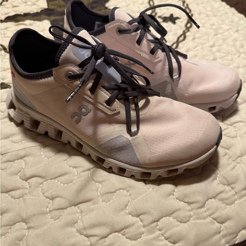 On Running Women's Pink & Grey Athletic Shoes
